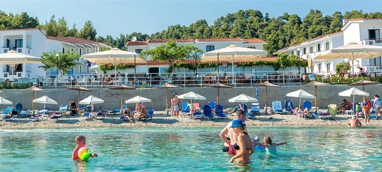 Xenios Dolphin Beach Hotel